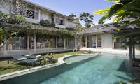 3 Bedrooms Villa Sky Li in Seminyak